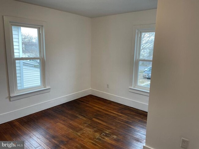 Building Photo - 318 Highland Ave