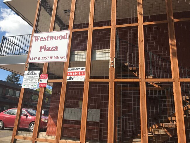 Building Photo - (WWA) Westwood - 2 bed / 1 bath Apartment