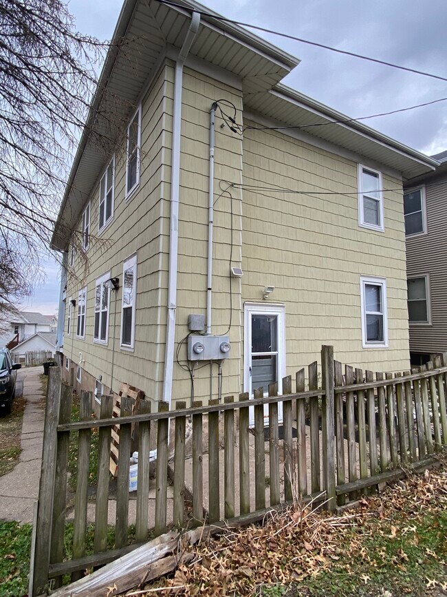 Back entrance - 809 W 8th St