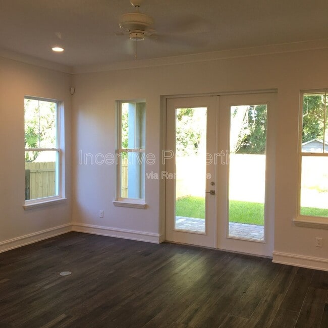 Building Photo - 109 E Evans St