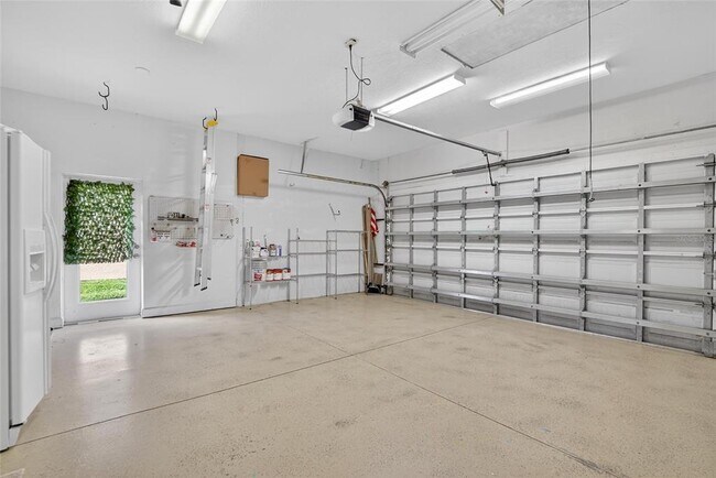 Building Photo - 210 Shell Falls Dr