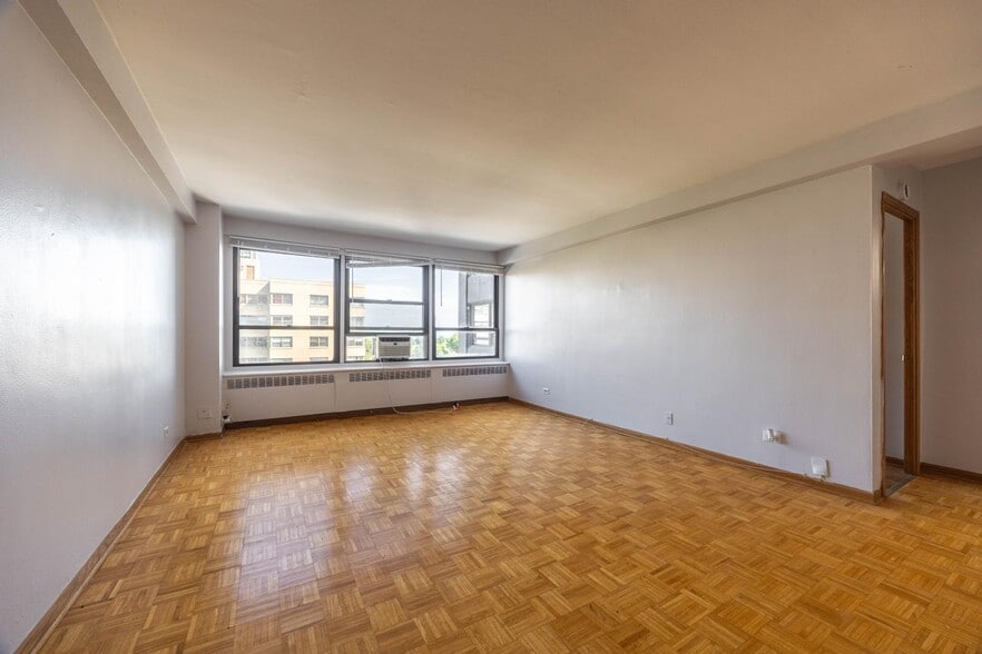 Building Photo - 4180 N Marine Dr