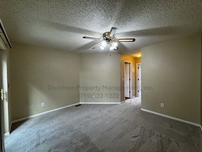 Building Photo - Charming 3-Bedroom Townhouse in Broadmoor ...