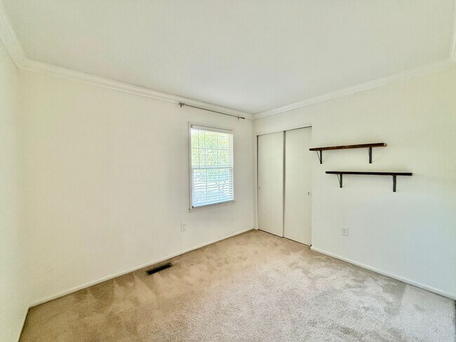 Building Photo - **OFFERING REFUNDABLE APPLICATION FEES & $150 MOVE IN PROMOTION** Terrific 3BD, 1.5BA North Ralei...