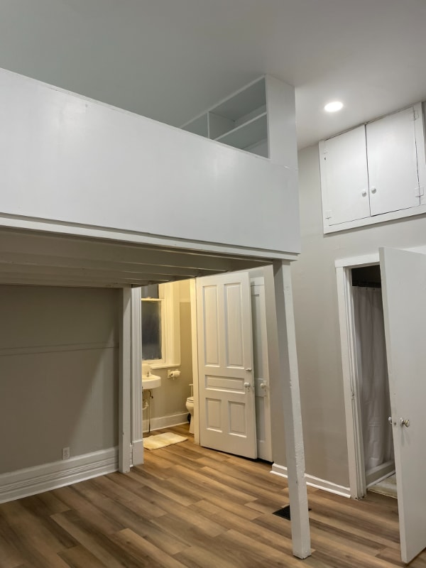 Building Photo - 65 Smith Pl