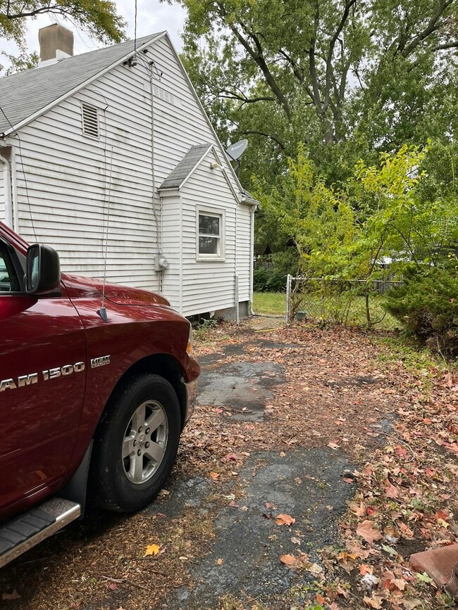 Building Photo - 1261 Lincoln Park Blvd