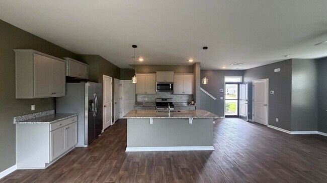 Building Photo - 742 Ladywood Dr