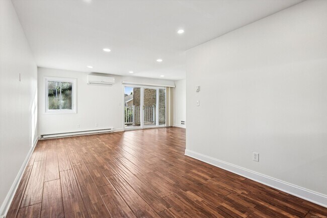 Building Photo - 61 Rock Spring Rd