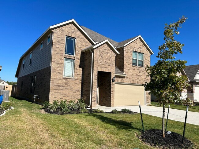 Building Photo - 4/2.5/2 with Large Game Room / Near Gruene...