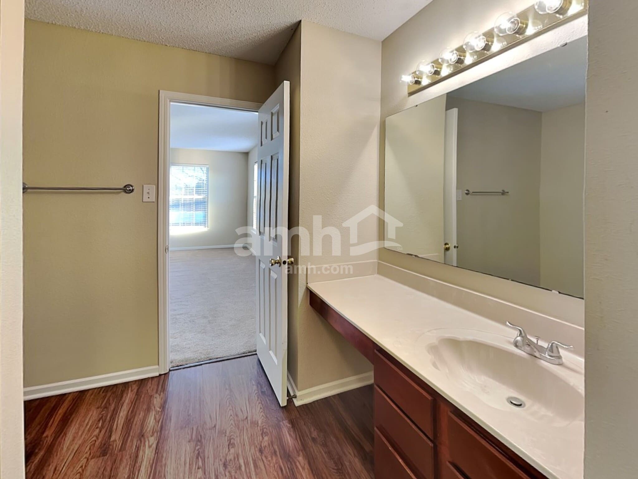 Building Photo - 13993 Meadow Lake Dr