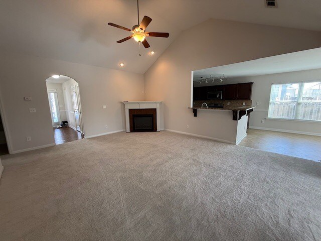 Building Photo - 2459 Newbury Ave