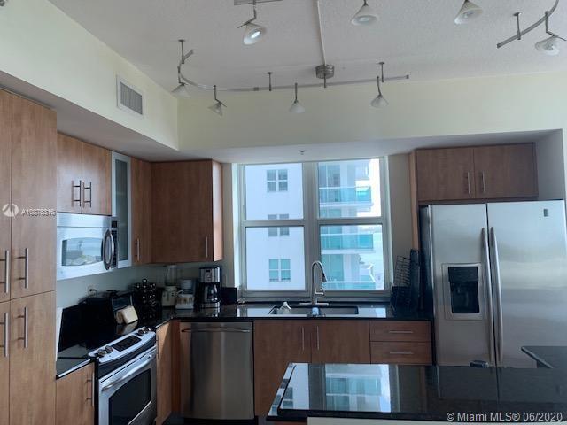 Building Photo - 7900 Harbor Island Dr