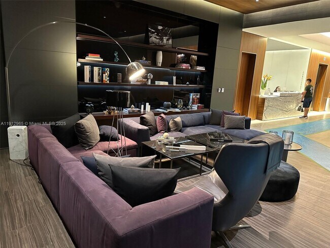 Building Photo - 68 SE 6th St