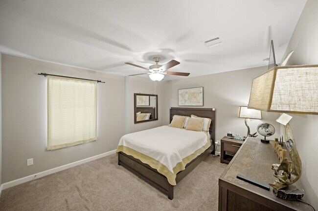 Building Photo - 249 Castlegate Ln
