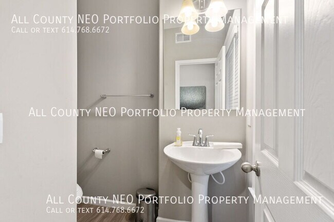 Building Photo - 1481 Channel Pl