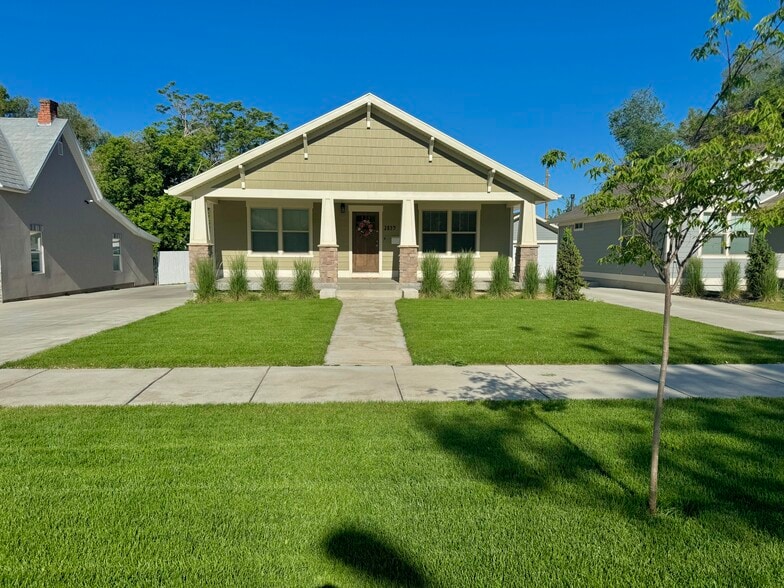 Primary Photo - 2839 Monroe Blvd