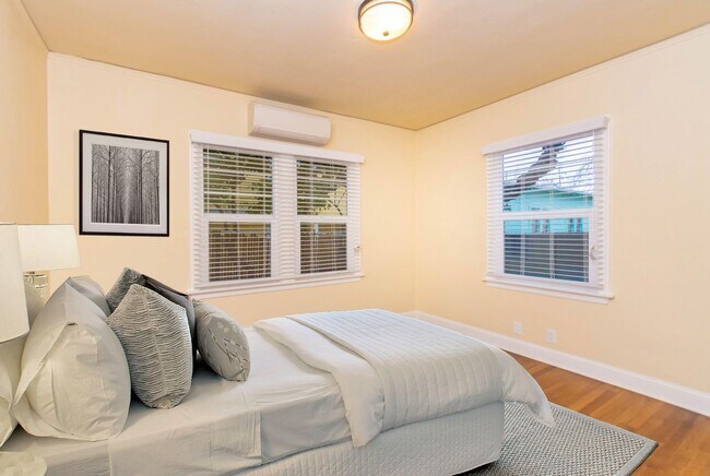 Building Photo - 1109