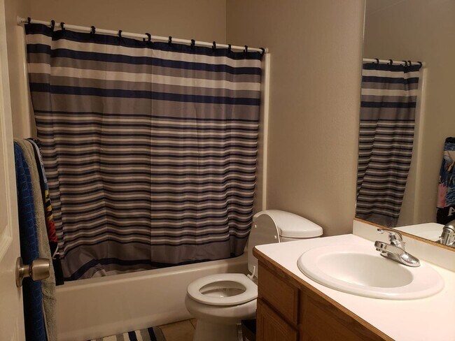 Building Photo - Fantastic 3 Bedroom Condo in Provo