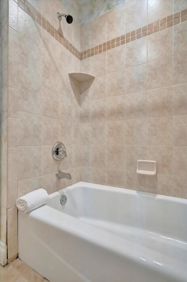 Building Photo - 6406 Gulf Dr