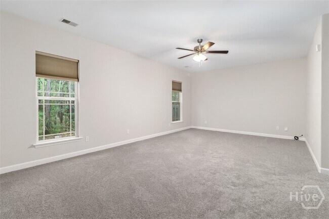 Building Photo - 8 Chapel Pointe Cir