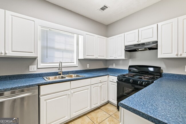 Building Photo - 2364 Fallbrook Ct
