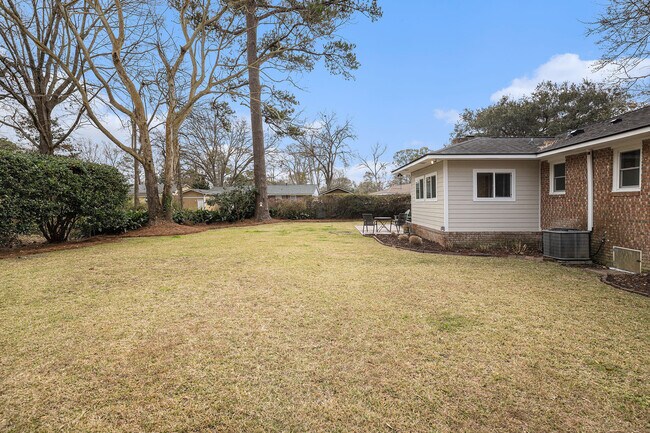 Building Photo - 826 Symmes Dr