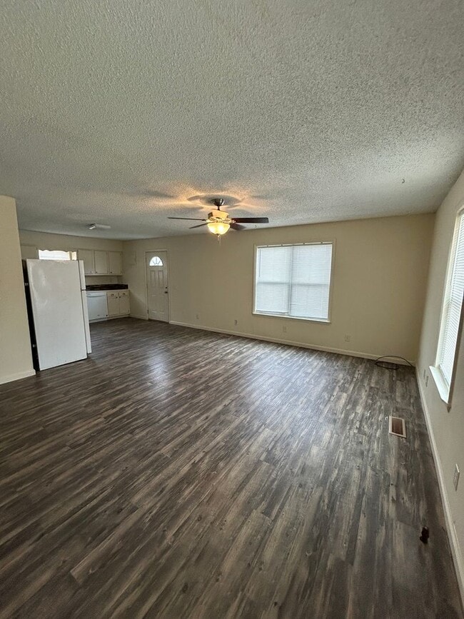 Building Photo - 1551 AR-247