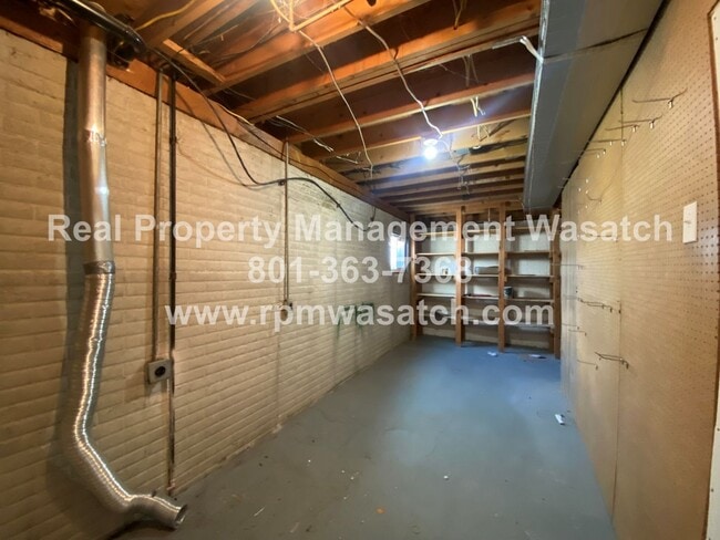 Building Photo - Take a Look at This 4 Bedroom 2 Bathroom Home in West Jordan UT!!