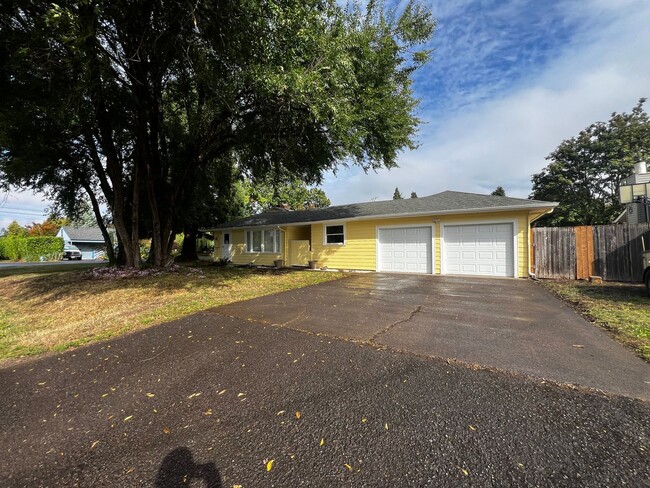 Primary Photo - 3-Bedroom 1-Bathroom home in Eugene