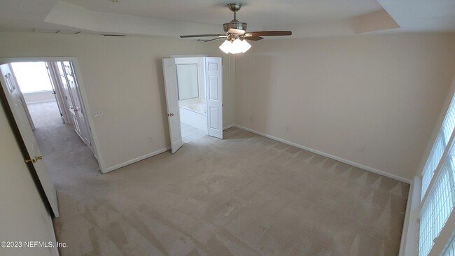 Building Photo - 11073 Castlemain Cir E