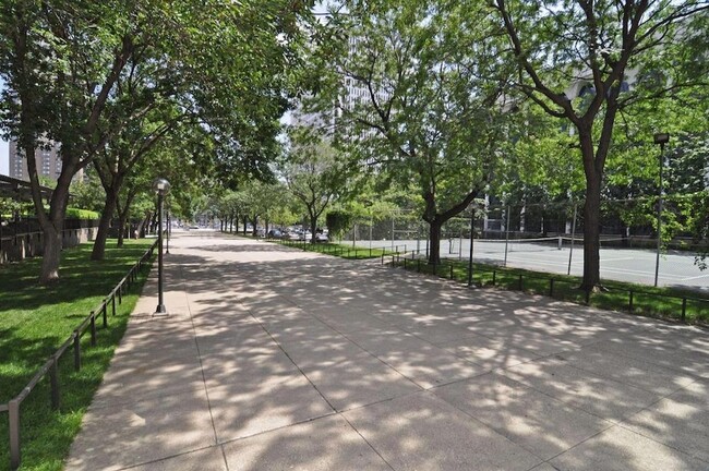 Building Photo - 19 S 1st St