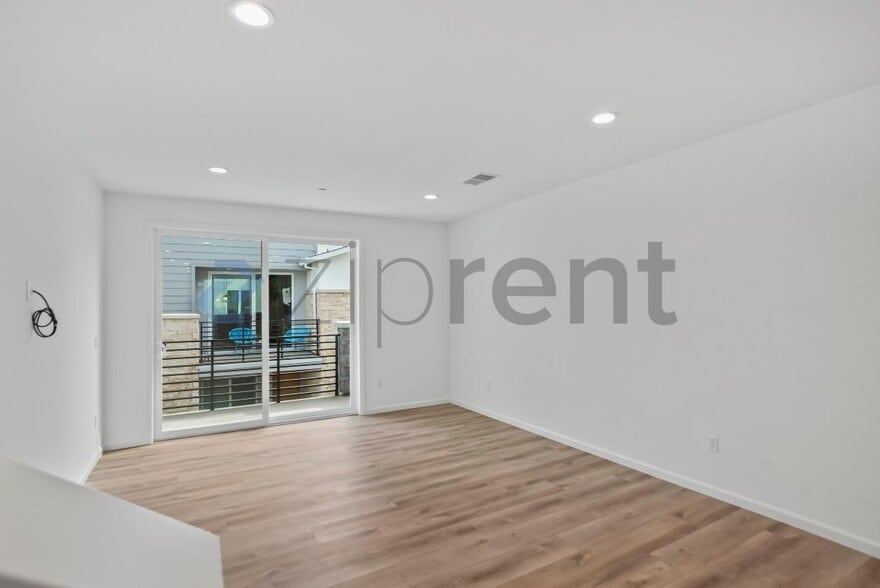 Building Photo - 6165 Raven Ave