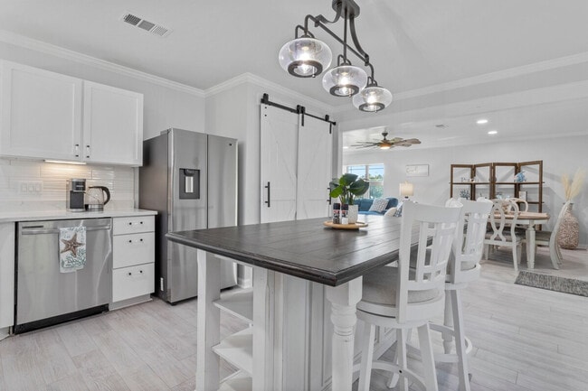 Building Photo - 139 Brady Dr