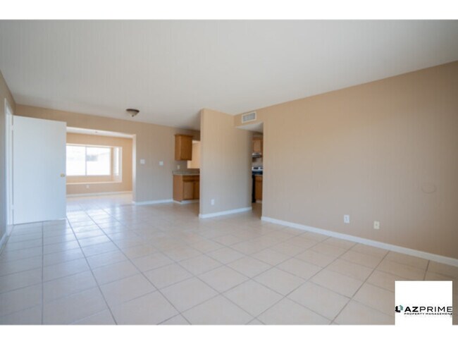 Building Photo - Live the Arizona Dream in This Beautifully...