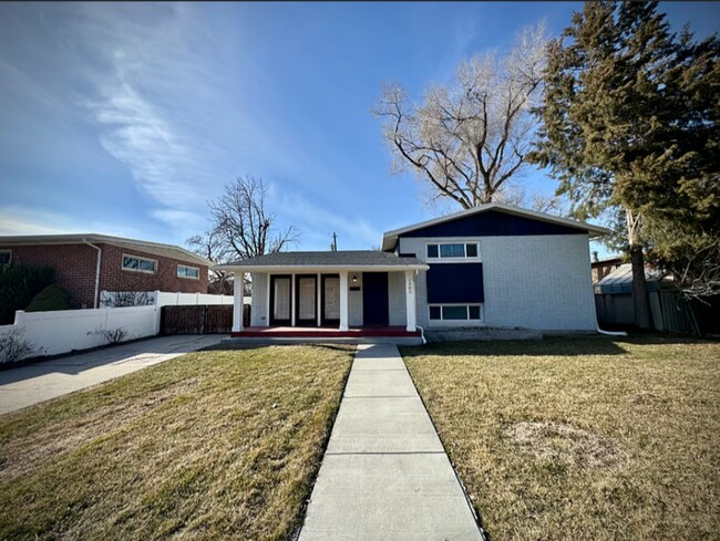 Building Photo - 1305 Valentine St