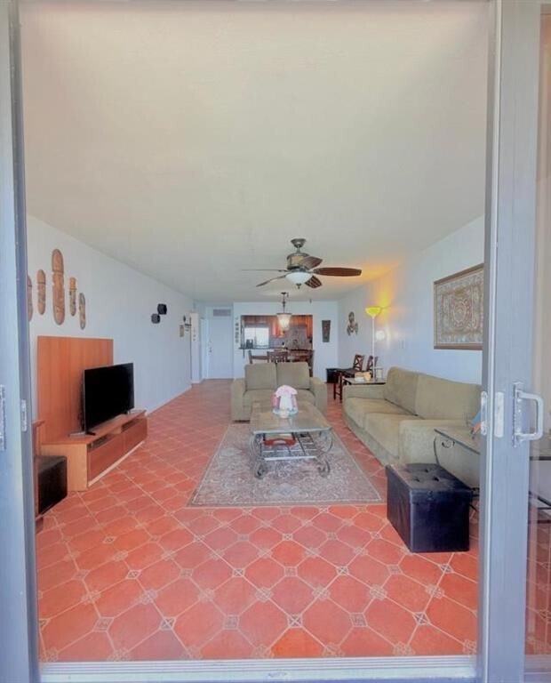 Building Photo - 2101 S Ocean Dr