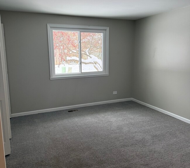 Building Photo - 1128 Quanset Ct