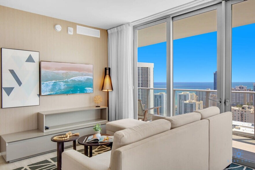 Primary Photo - 4010 S Ocean Dr