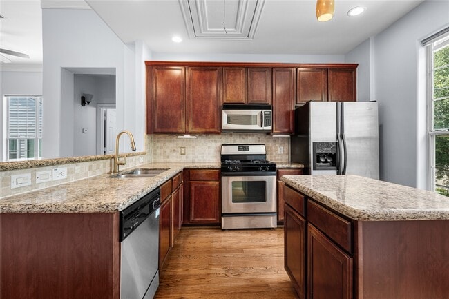 Building Photo - 5949 Kiam St