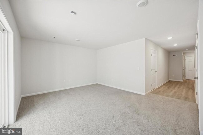 Building Photo - 163 Sandy Rdg Rd