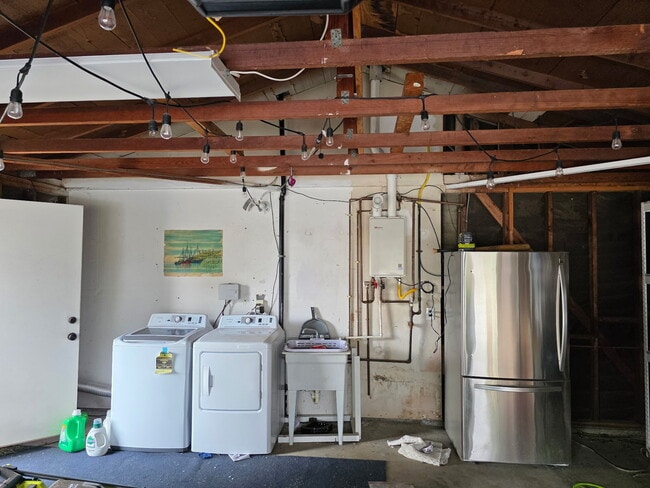 Building Photo - 6271 Citadel Dr