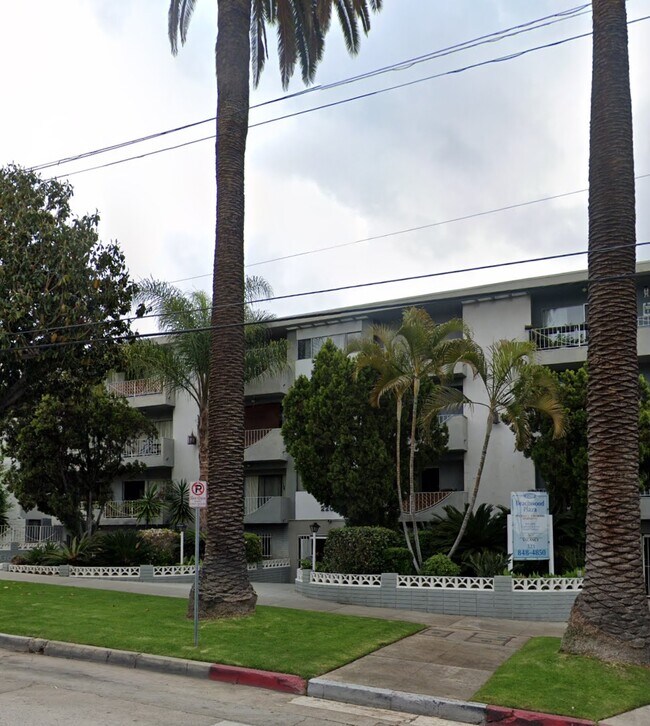 Plaza Beachwood 2200 N Beachwood Dr Los Angeles CA 90068 Apartment