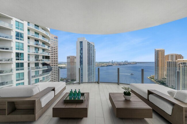 Building Photo - 300 Biscayne Blvd Way