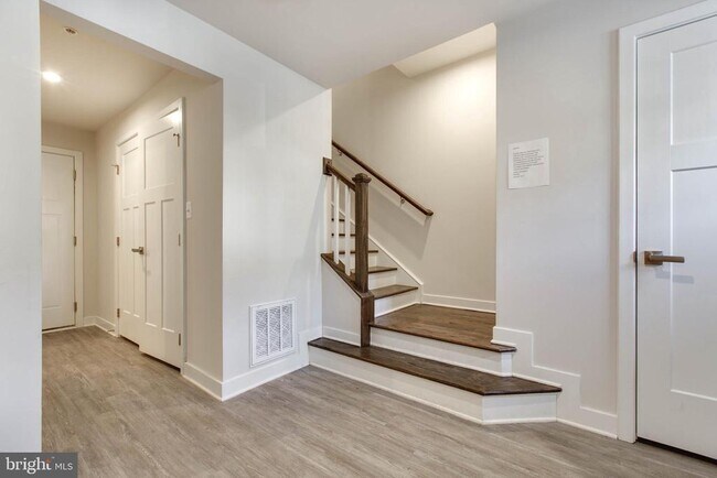 Building Photo - 149 Lyons Crk Dr