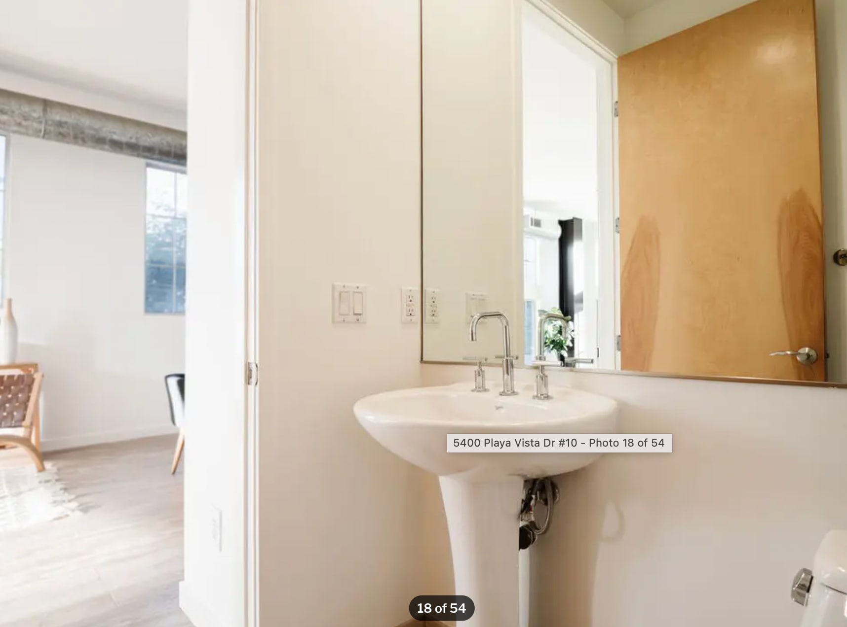 Building Photo - 5400 Playa Vista Dr