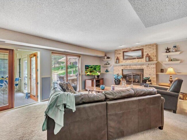 Building Photo - Luxury Home in Plymouth with 2-Level Primary Suite, Furnished or Unfurnished, Wayzata Schools, Pe...