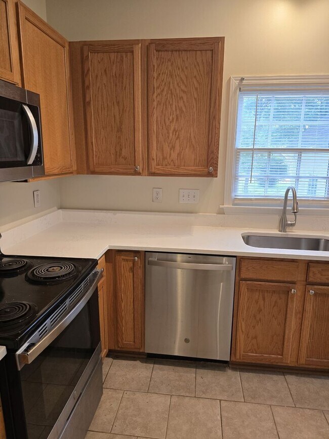 Building Photo - Residential Home Located in Vermillion wit...