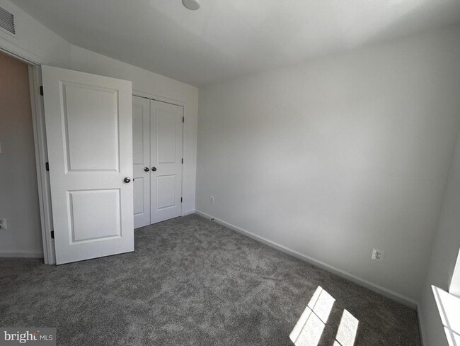 Building Photo - 220 Gentle Breeze Dr