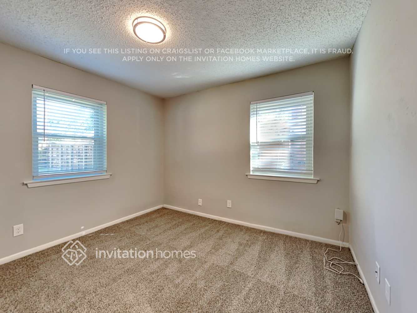 Building Photo - 3325 Hummingbird Ln