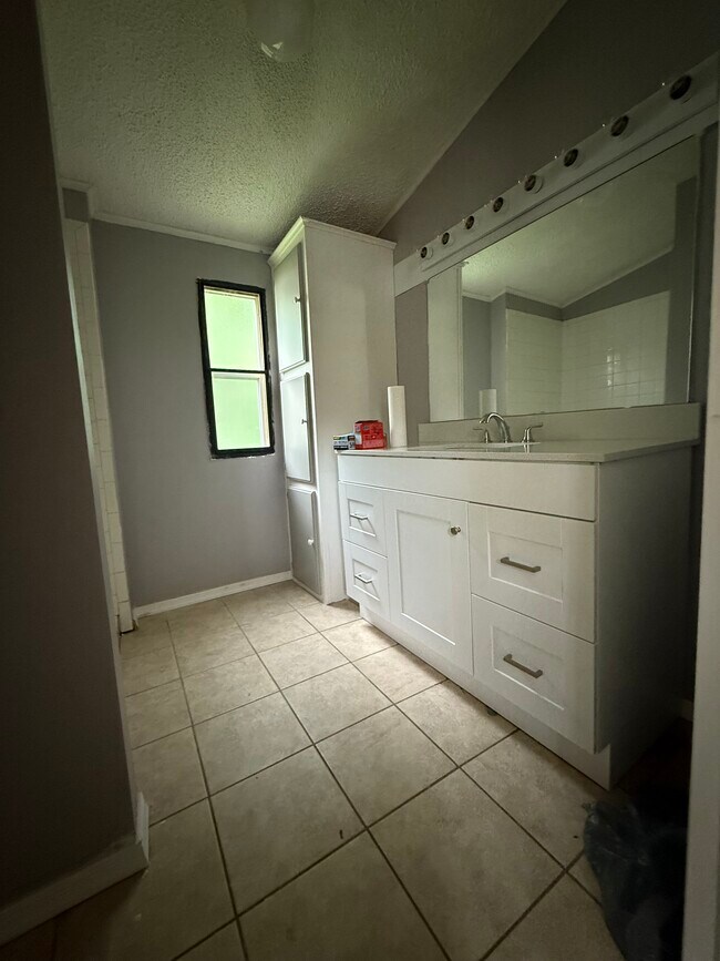 Building Photo - 19 Clifton Manor Dr